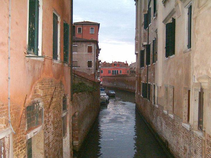 Venice-Alley.JPG