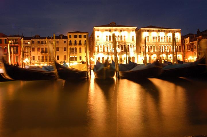 Photo Gallery/Bosnia Deployment/Italy Trip 2003/Venice/Venice-At Night